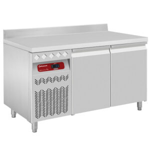 Masă frigorifică ventilată de perete, 2 uși GN 1/1, unitate pe stânga - SILVER 700