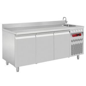 Masă frigorifică ventilată de perete cu chiuvetă, 3 uși GN 1/1 - SILVER 700