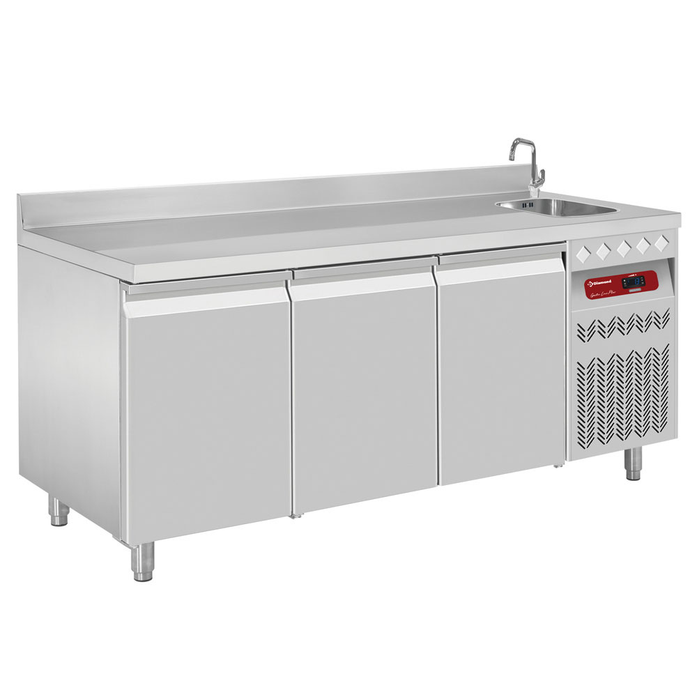 Masă frigorifică ventilată de perete cu chiuvetă, 3 uși GN 1/1 - SILVER 700