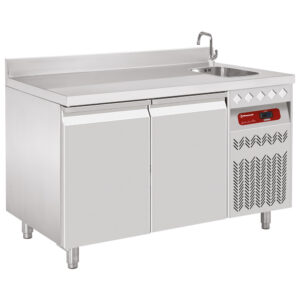 Masă frigorifică ventilată de perete cu chiuvetă, 2 uși GN 1/1 - SILVER 700